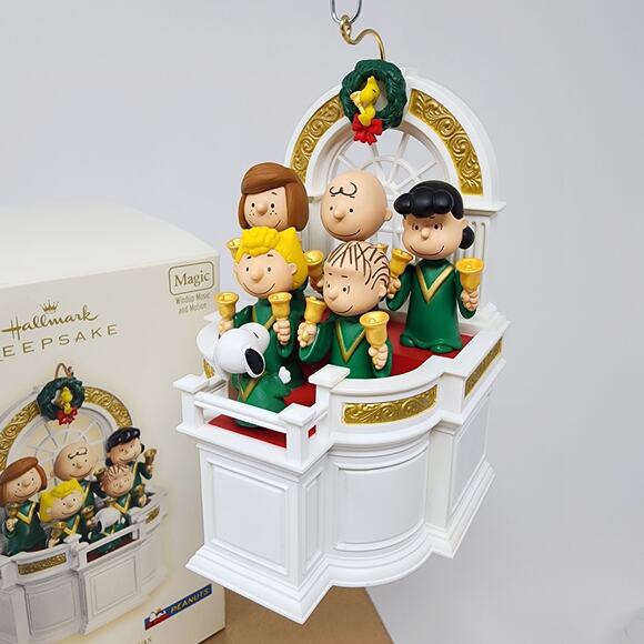 Hallmark Peanuts Ornament Ringing in Christmas 2007 Magic Wind-up Movement Choir - Picture 1 of 12